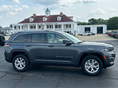 Used 2022 Jeep Grand Cherokee Limited AWD/4WD image 4