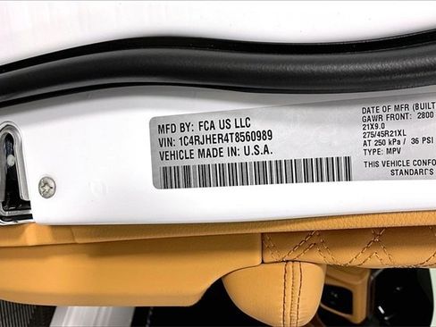 New 2026 Jeep Grand Cherokee Summit image 9