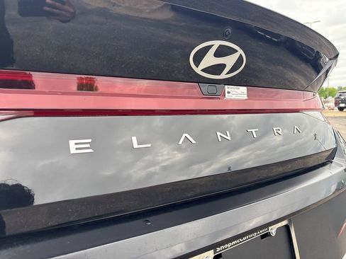 Certified 2025 Hyundai Elantra Sport FWD image 11