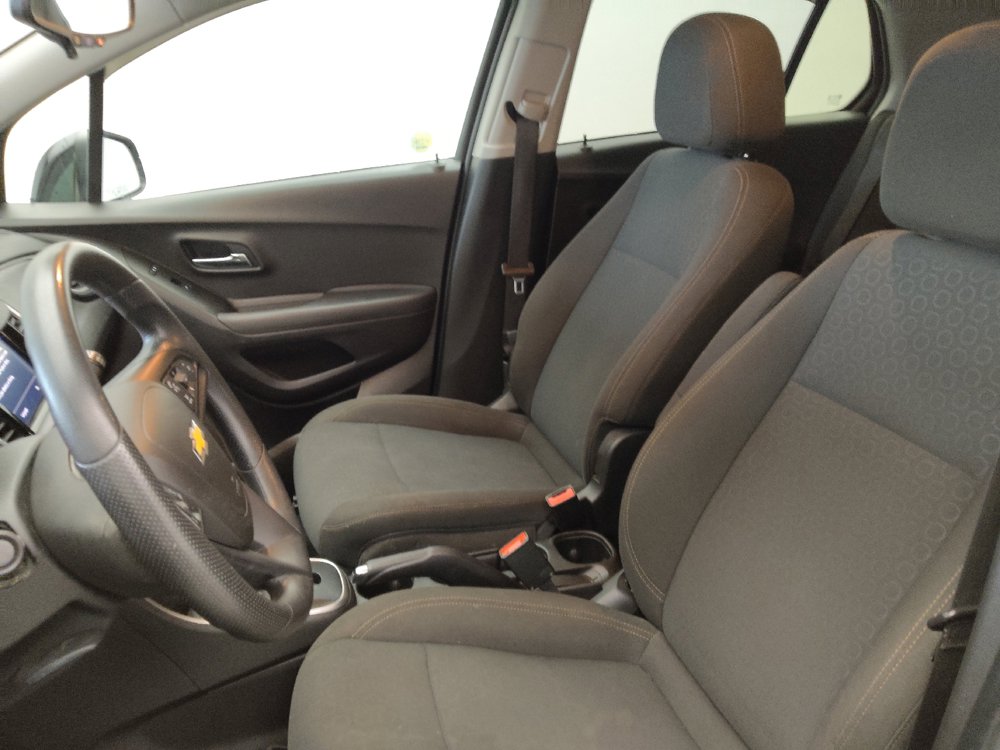 Used 2021 Chevrolet Trax LS w/ Tint and Cruise Package FWD image 17