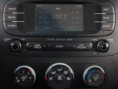 Used 2016 Kia Soul + FWD image 35