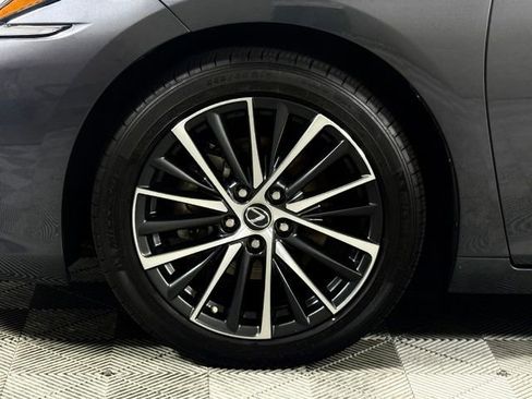 Certified 2025 Lexus ES 300h w/ Premium Package FWD image 14