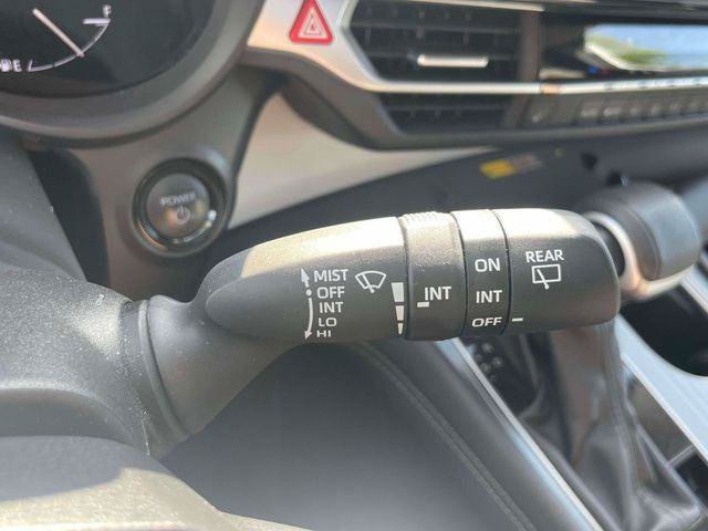 Certified 2025 Toyota Sienna XLE FWD image 27