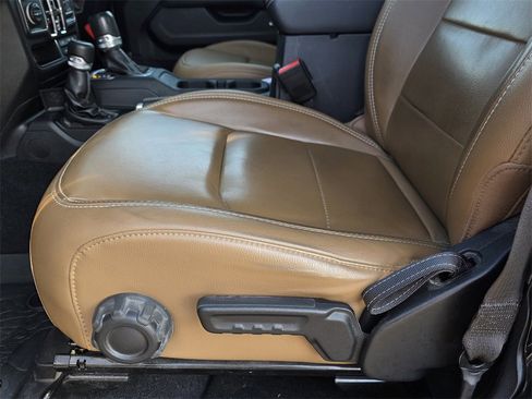 Used 2021 Jeep Gladiator Overland w/ Popular Equipment Package image 19