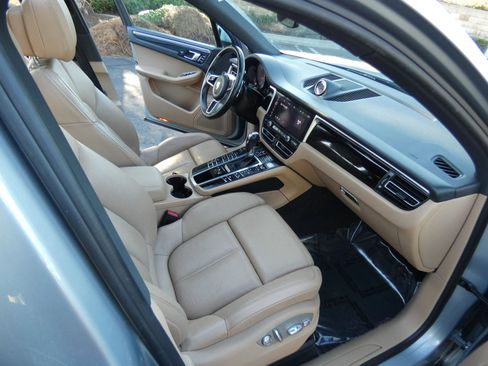 Used 2019 Porsche Macan image 23
