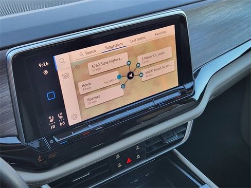 Used 2024 Volkswagen Atlas SEL Premium R-Line image 11