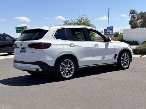 New 2026 BMW X5 xDrive50e w/ Premium Package AWD/4WD image 6
