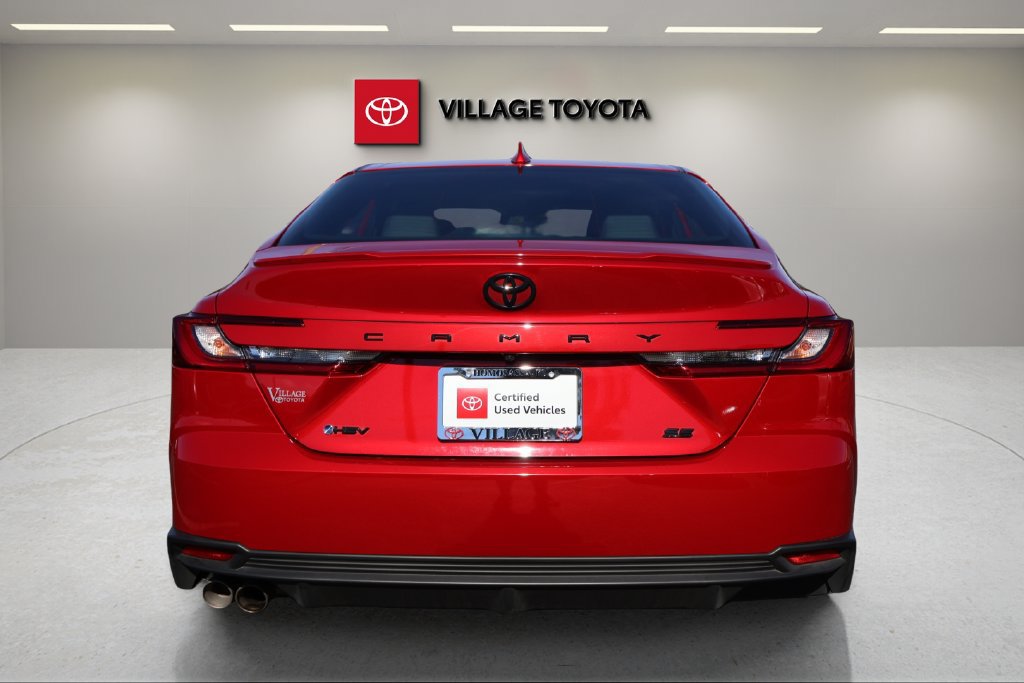 Used 2025 Toyota Camry SE w/ Convenience Package FWD image 4