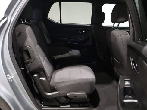 Used 2023 Chevrolet Traverse LT w/ Rear Camera Mirror Package image 24