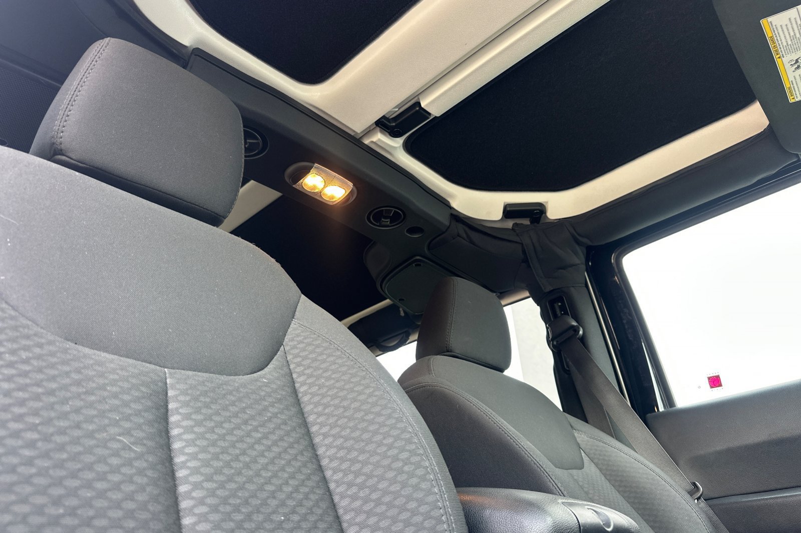 Used 2016 Jeep Wrangler Sport AWD/4WD image 19