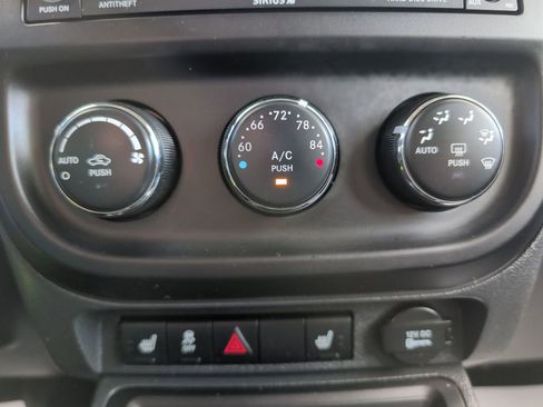 Used 2014 Jeep Patriot Limited image 14