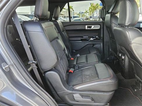 Used 2022 Ford Explorer ST-Line image 12