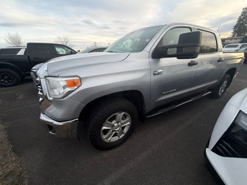 Used 2016 Toyota Tundra SR5 image 1