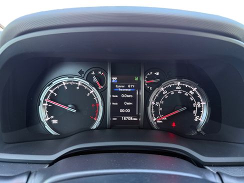Used 2023 Toyota 4Runner TRD Off-Road Premium w/ Moonroof Package AWD/4WD image 11