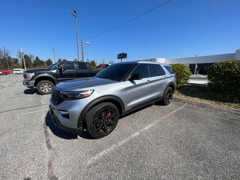 Used 2022 Ford Explorer ST w/ Equipment Group 401A AWD/4WD image 1