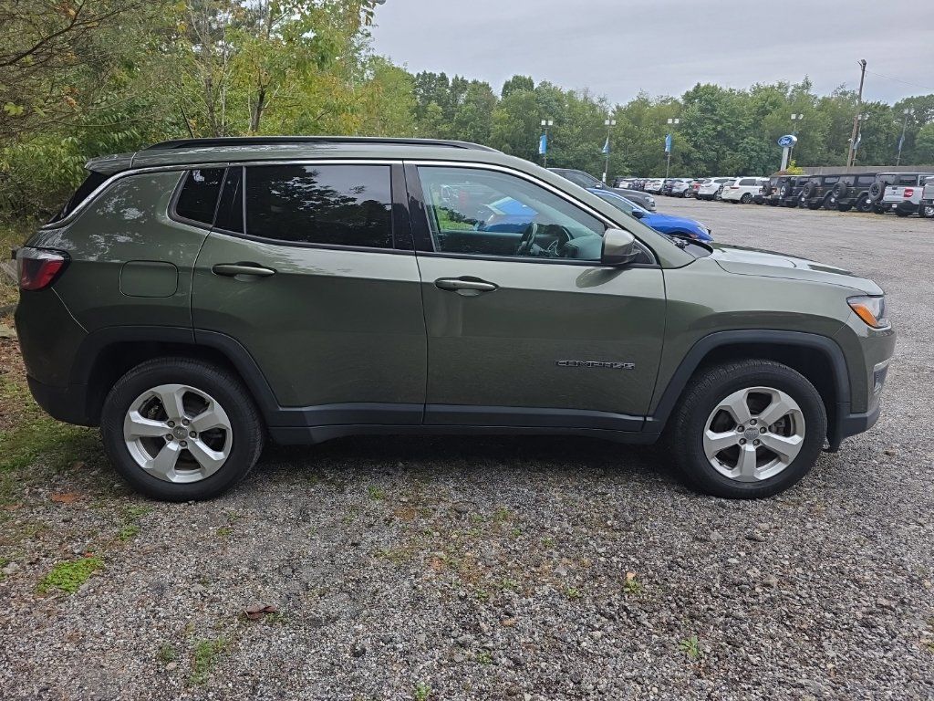 Used 2019 Jeep Compass Latitude w/ Cold Weather Group AWD/4WD image 9