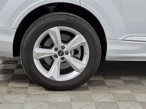Certified 2023 Audi Q7 2.0T Premium Plus w/ Premium Plus Package AWD/4WD image 9