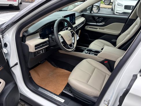 New 2026 Lincoln Corsair Premiere image 25