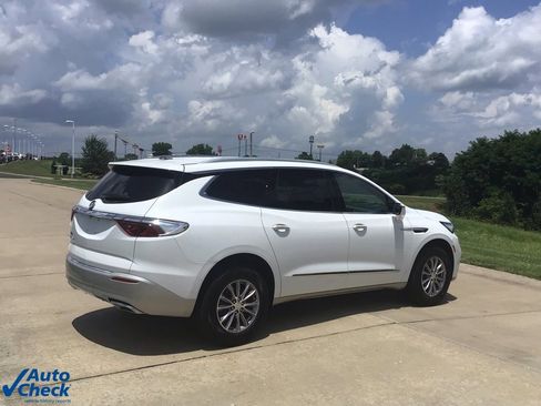 Used 2022 Buick Enclave Essence image 6