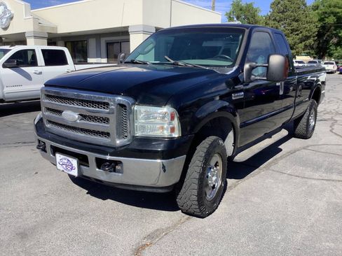 Used 2005 Ford F250 XLT AWD/4WD image 4