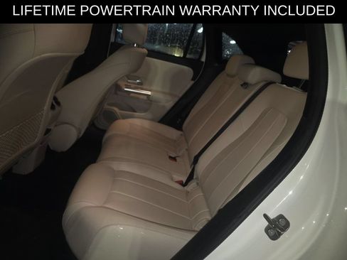 Used 2025 Mercedes-Benz GLA 250 4MATIC image 16