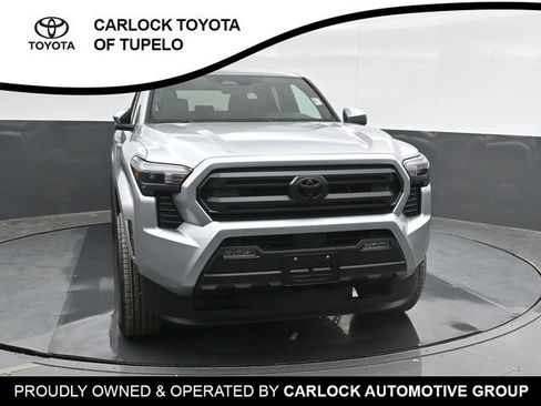 Used 2025 Toyota Tacoma SR5 AWD/4WD image 6