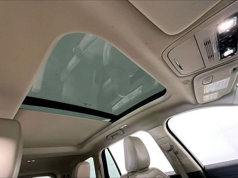 Used 2021 Lincoln Aviator Reserve w/ Equipment Group 201A image 22