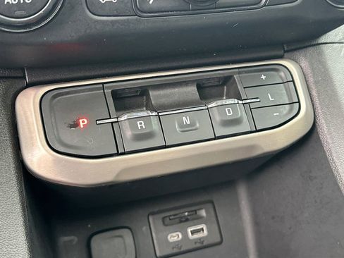 Used 2022 GMC Acadia Denali w/ Denali Ultimate Package image 32