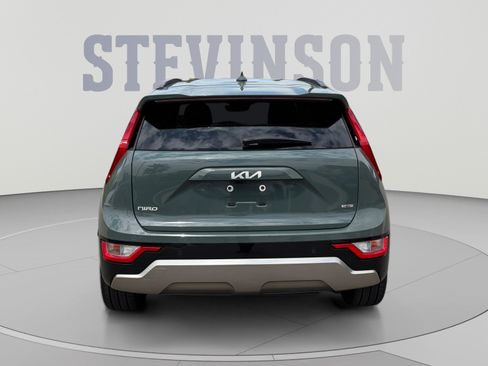 Used 2023 Kia Niro EX Touring FWD image 4