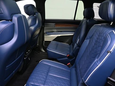 New 2026 Cadillac Vistiq Premium Luxury w/ LPO, Floor Liner Package AWD/4WD image 21