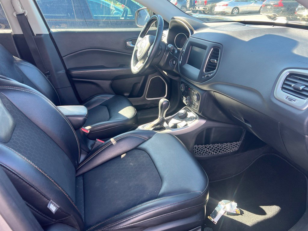 Used 2019 Jeep Compass Latitude AWD/4WD image 4
