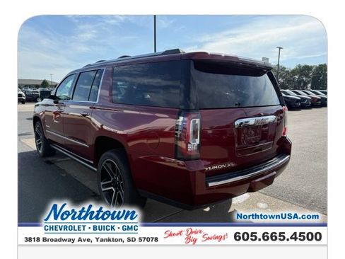 Used 2017 GMC Yukon XL Denali w/ Open Road Package AWD/4WD image 11