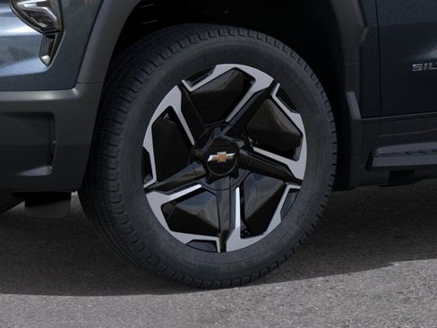 New 2026 Chevrolet Silverado EV LT w/ Premium Package AWD/4WD image 9