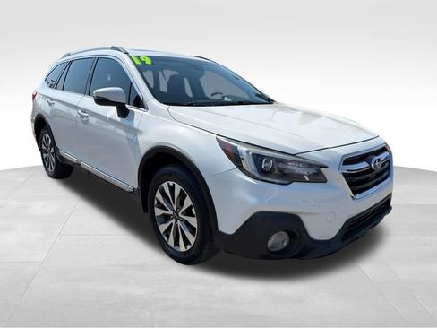 Used 2019 Subaru Outback 2.5i Touring AWD/4WD image 1