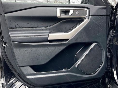 Certified 2022 Ford Explorer XLT w/ Equipment Group 202A image 20