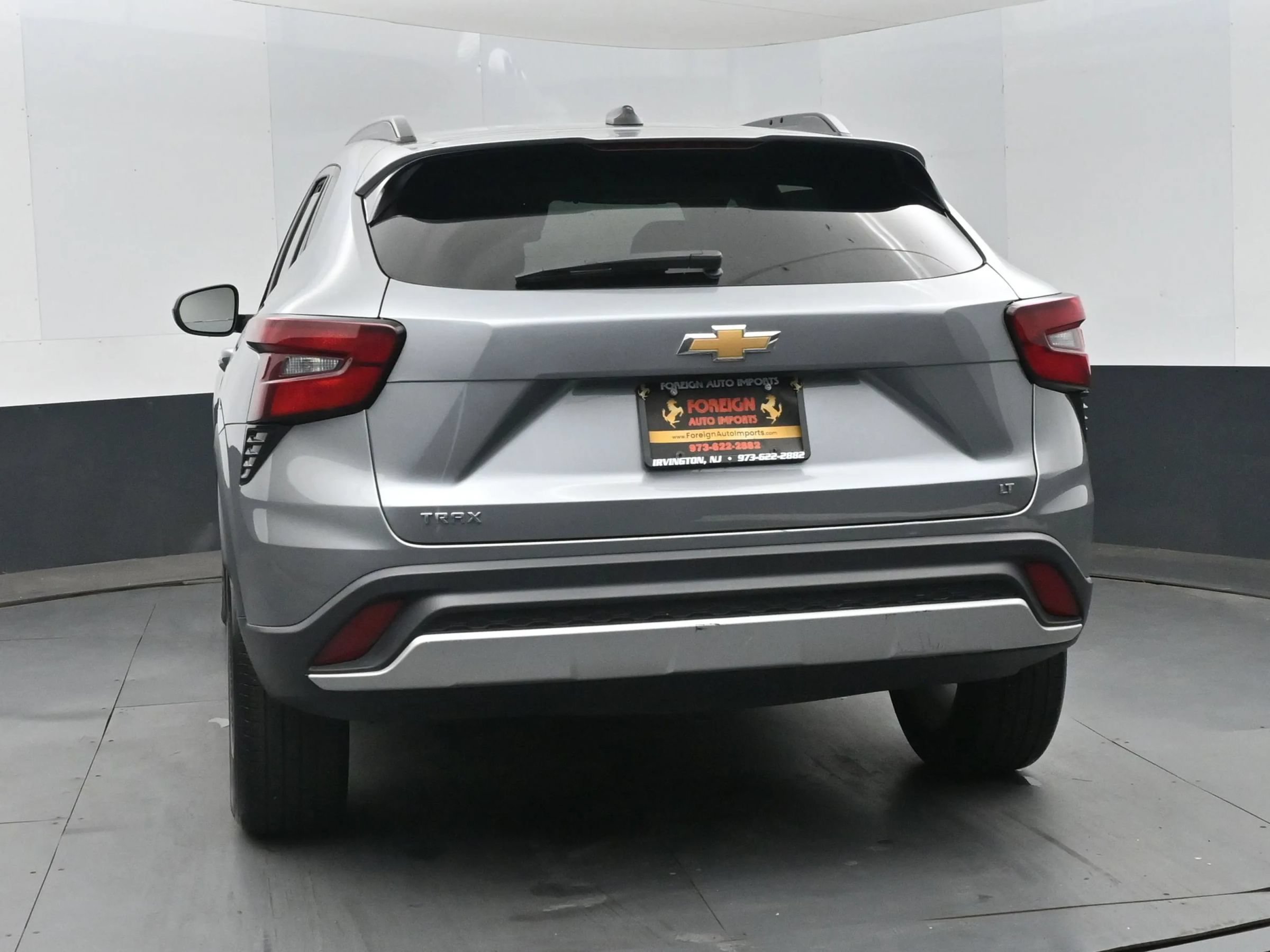 Used 2025 Chevrolet Trax LT w/ LT Convenience Package FWD image 8