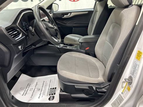 Used 2021 Ford Escape SE image 24