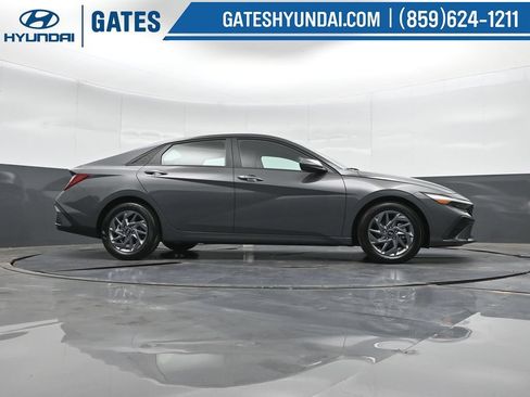 Certified 2024 Hyundai Elantra SEL FWD image 39