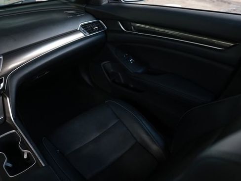 Used 2018 Honda Accord Sport image 25