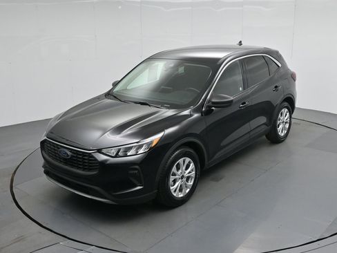 Certified 2024 Ford Escape Active w/ Cold Weather Package image 38