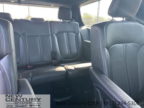 Used 2024 Jeep Wagoneer Series III AWD/4WD image 20