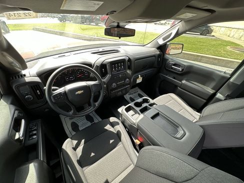 New 2025 Chevrolet Silverado 1500 Custom image 17