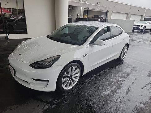 Used 2019 Tesla Model 3 image 1