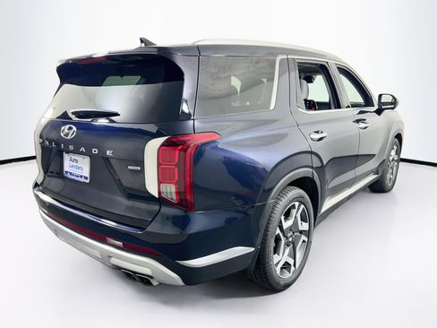 Used 2023 Hyundai Palisade Limited w/ Winter Package AWD/4WD image 5