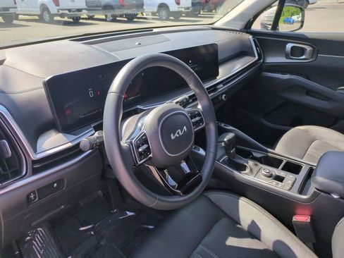 Used 2024 Kia Sorento S w/ Panoramic Sunroof Package FWD image 15