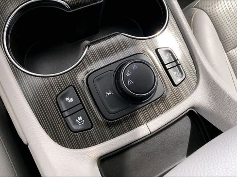 Used 2021 GMC Acadia SLT w/ Premium Package image 31