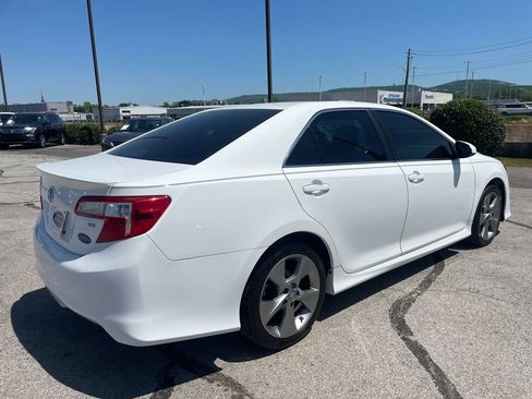 Used 2014 Toyota Camry SE FWD image 5