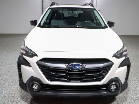 Used 2023 Subaru Outback Premium AWD/4WD image 4