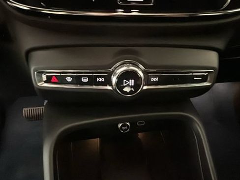 Used 2023 Volvo C40 P8 Recharge Ultimate AWD/4WD image 21