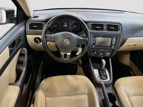 Used 2011 Volkswagen Jetta SE FWD image 23